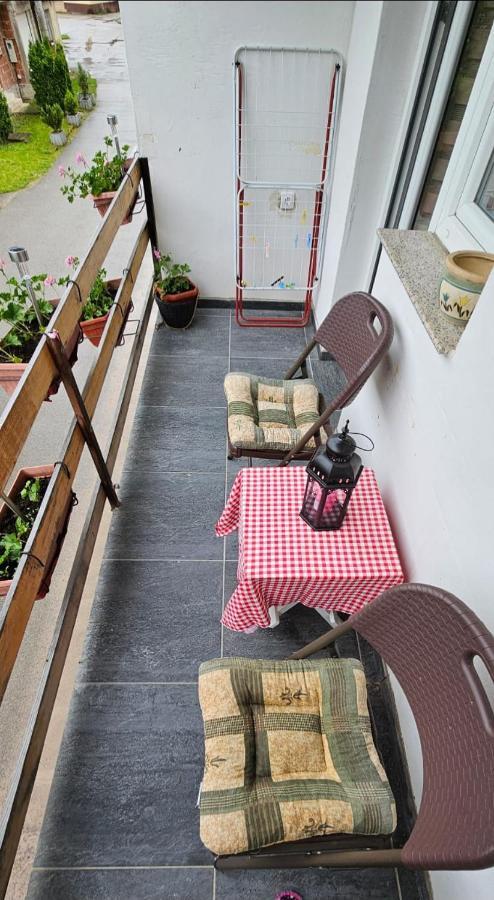 Apartman Naza Kulen Vakuf Esterno foto
