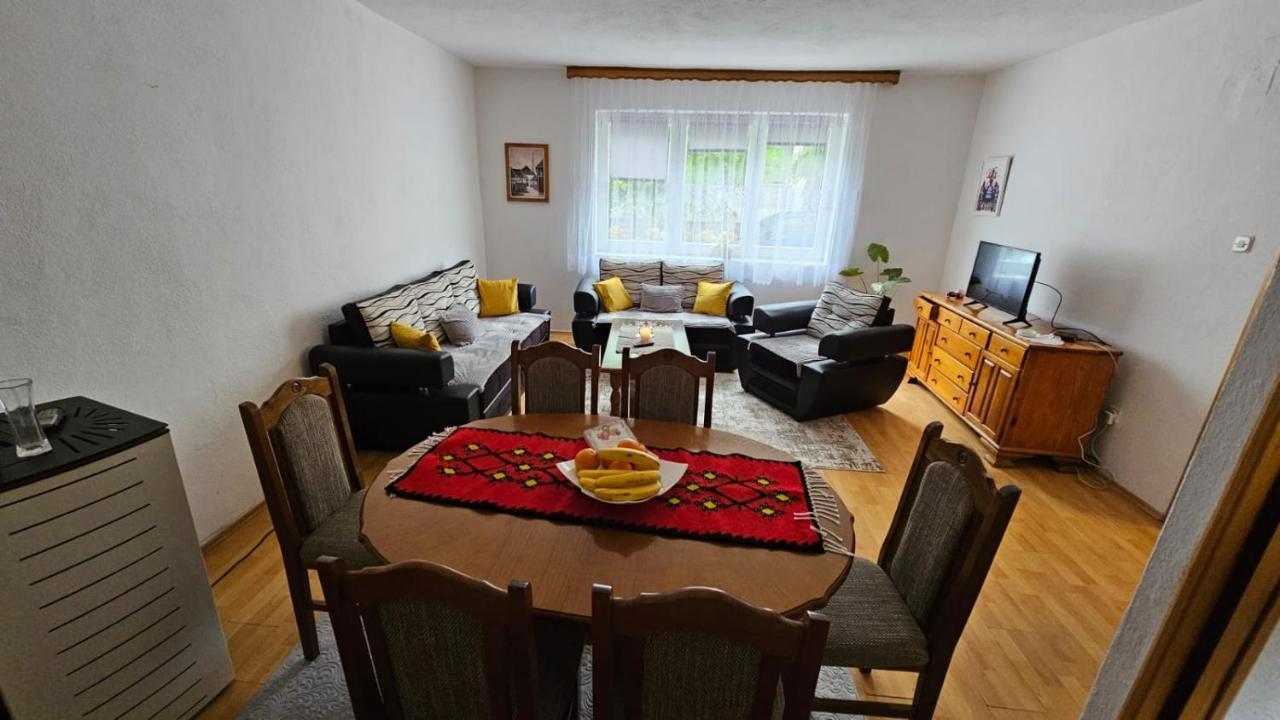 Apartman Naza Kulen Vakuf Esterno foto