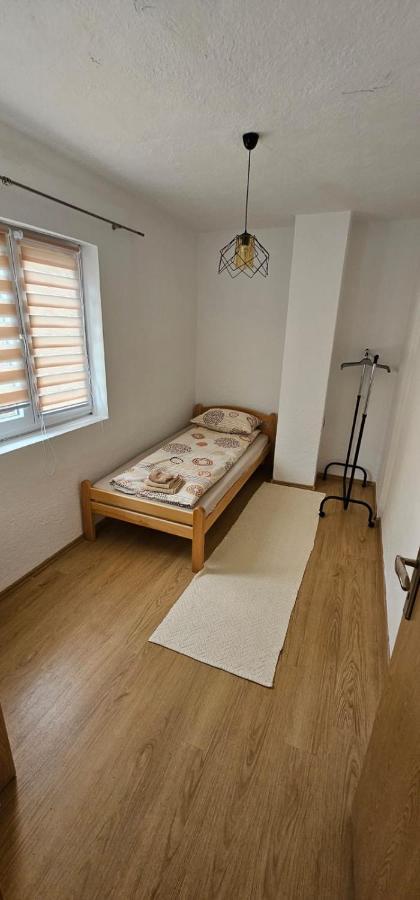 Apartman Naza Kulen Vakuf Esterno foto